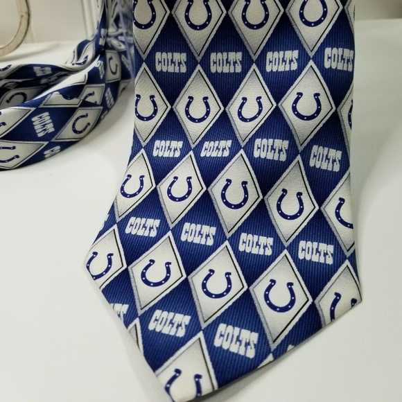 Indianapolis Colts 100% Silk Necktie F16-0266P - Picture 2 of 5